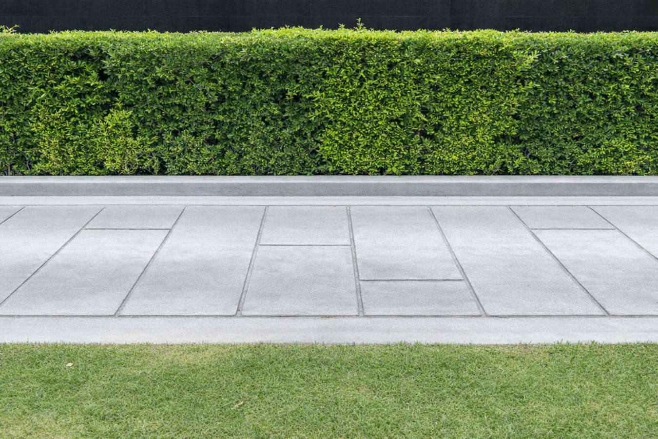 Concrete sidewalk building in Baldwin Park, CA